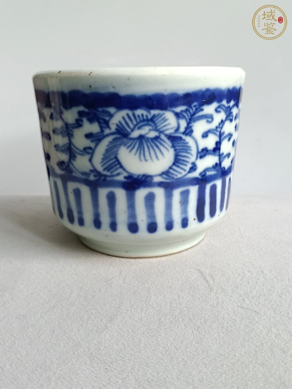 古玩陶瓷青花纏枝花紋香爐真品鑒賞圖