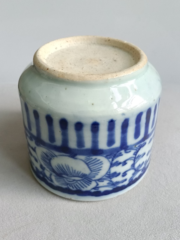 古玩陶瓷青花纏枝花紋香爐拍賣，當前價格1350元