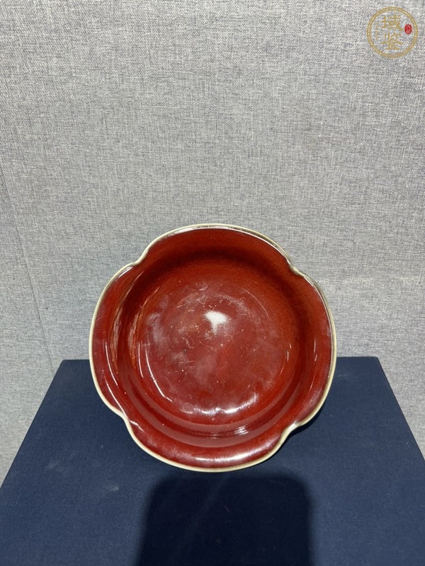 古玩陶瓷郎紅釉花口高足盤真品鑒賞圖