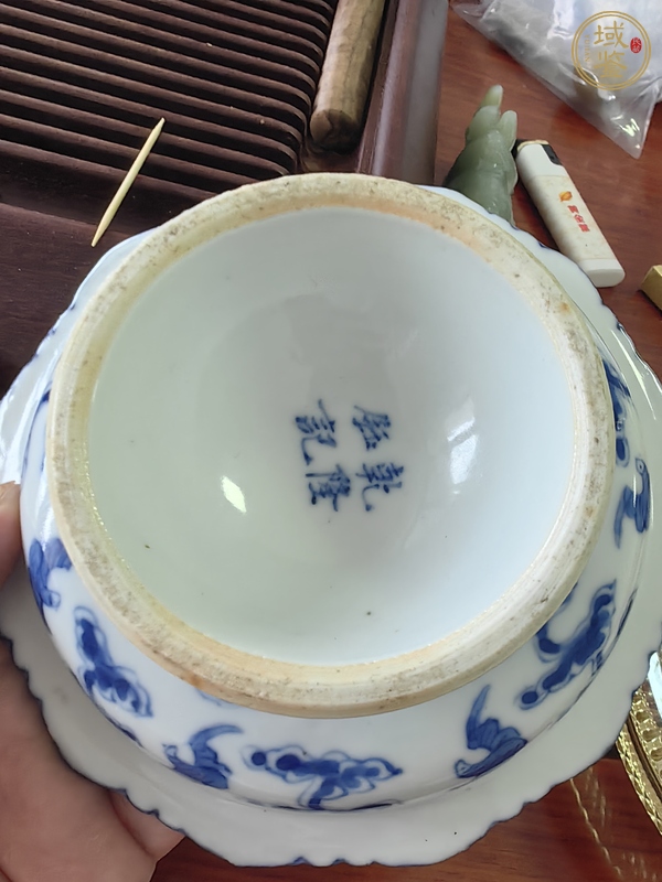 古玩青花壽字紋供盤真品鑒賞圖
