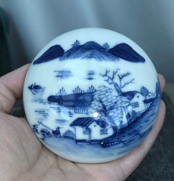 古玩陶瓷清中期青花山水紋印盒拍賣，當(dāng)前價(jià)格1680元