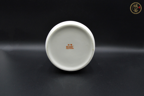 古玩陶瓷花鳥紋筆筒真品鑒賞圖