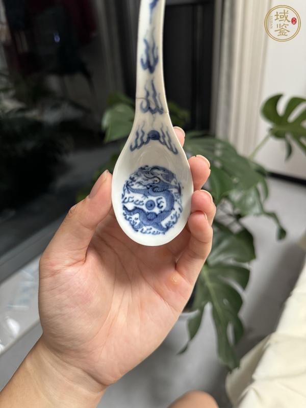 古玩陶瓷龍紋青花湯勺真品鑒賞圖