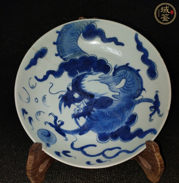 古玩陶瓷過墻龍紋青花盤真品鑒賞圖