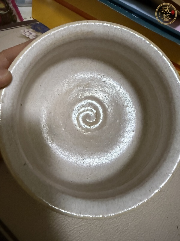古玩陶瓷紅綠彩花鳥紋香爐真品鑒賞圖