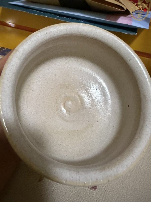 古玩陶瓷紅綠彩花鳥紋香爐真品鑒賞圖
