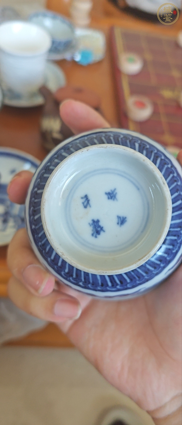 古玩花卉紋青花杯真品鑒賞圖