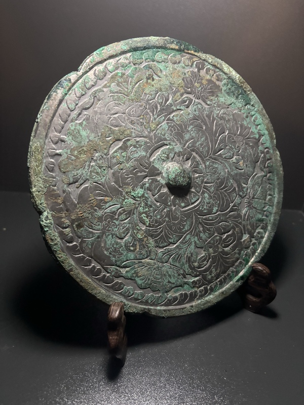 古玩銅器唐·蝶戀花鏡拍賣,當前價格15000元