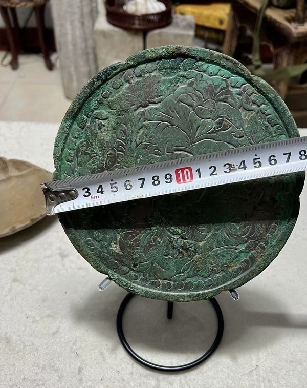 古玩銅器唐·蝶戀花鏡拍賣,當前價格15000元