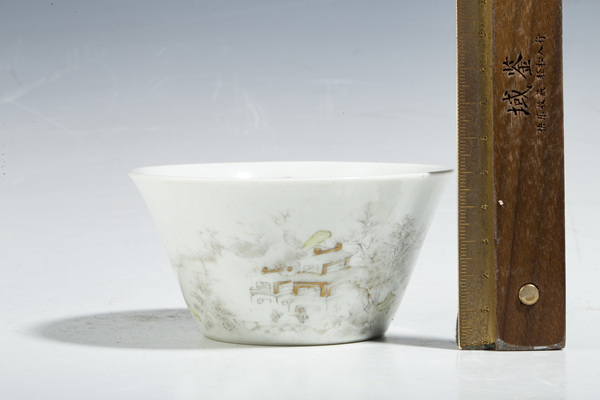 古玩陶瓷清雍乾·墨彩描金山水人物紋馬蹄杯拍賣,當前價格8000元