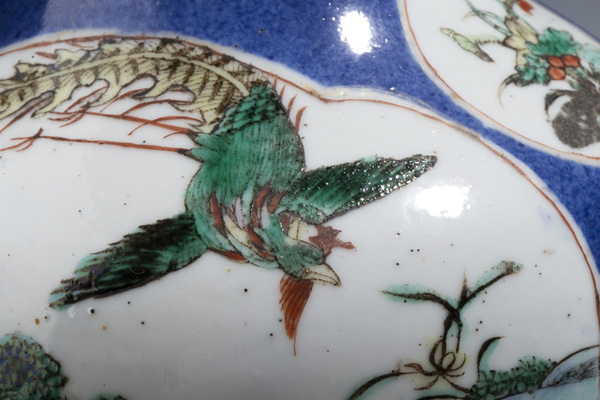 古玩陶瓷清光緒·灑藍釉開窗五彩吹簫引鳳山水紋長頸瓶拍賣,當前價格9800元