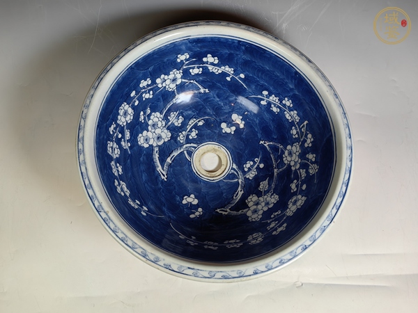 古玩陶瓷清中晚冰梅紋青花盆真品鑒賞圖