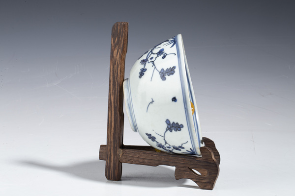 古玩陶瓷明萬歷·青花花鳥紋碗拍賣,當前價格1552元